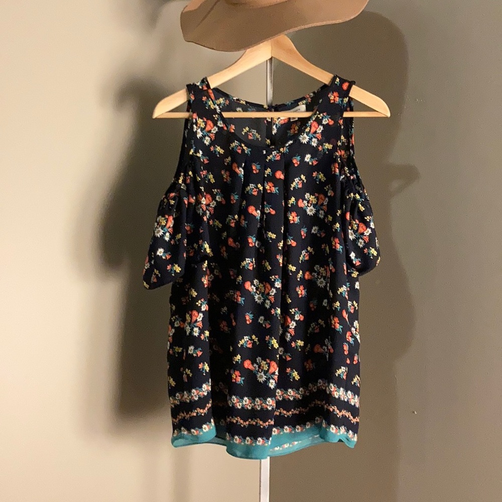 Cold shoulder Max Studios floral top